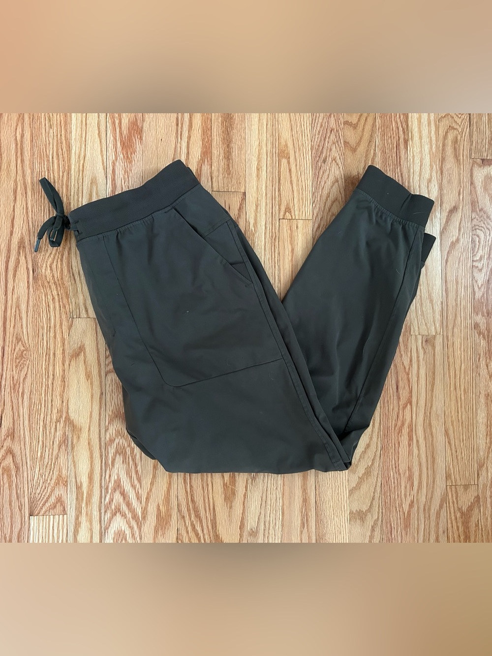 Lululemon Men's Olive Jogger Sweatpants
